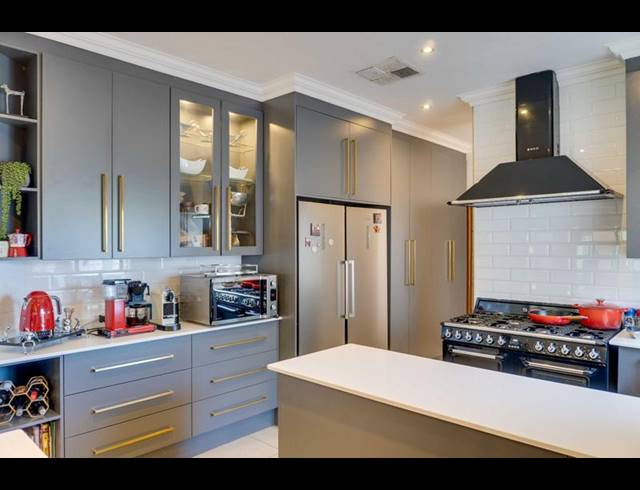 4 BEDROOM HOUSE FOR SALE IN RUIMSIG